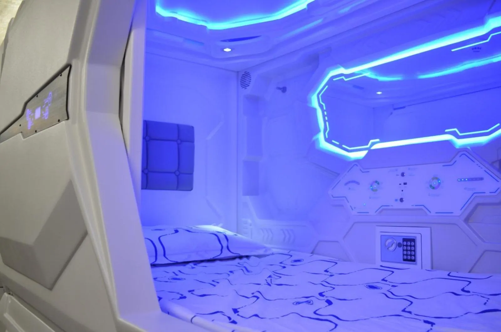 Hotel Cosmos Capsule Coworking Londres 0*,